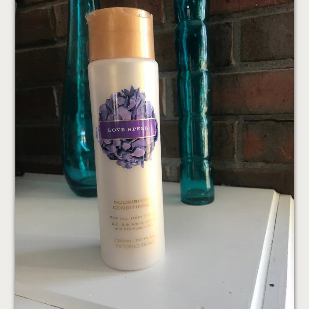 Victoria’s Secret Loves Spell condition